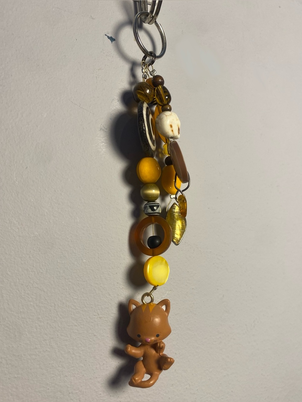 Fall cat glass bead keychain